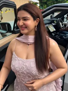 actress-honey-rose-viral-photo-trending-dressing-style-001