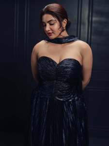 actress-honey-rose-viral-photo-trending-dressing-style-014