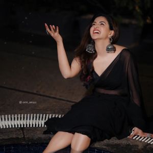 honey-rose-in-black-net-saree-photos