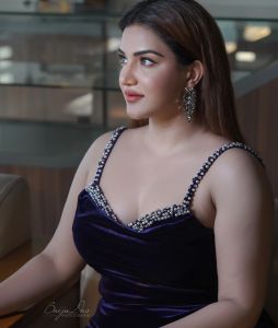 honey-rose-in-blue-gown-glamour-photos-003