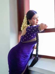 honey-rose-in-blue-saree-photos-001