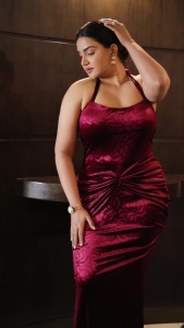 honey-rose-in-halter-neck-mermaid-dress-photos-005