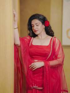 honey-rose-in-rani-red-color-anarkali-net-design-photos-003
