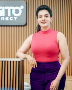 honey-rose-in-violet-pants-and-pink-top-photos-007
