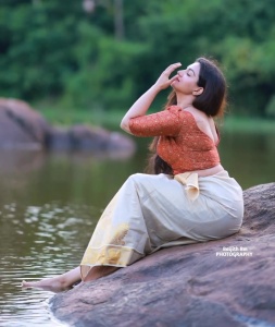 honey-rose-latest-kerala-dress-photos-010