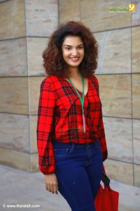 honey-rose-latest-photos-088642-158