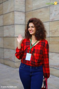 honey-rose-latest-stills-099882-1134
