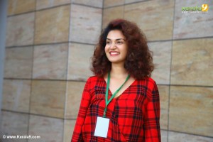 honey-rose-latest-stills-099882-17