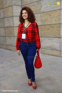 honey-rose-latest-stills-099882-247