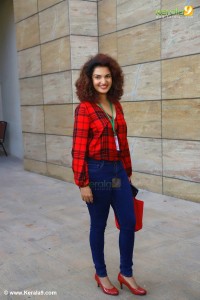 honey-rose-latest-stills-099882-720