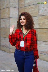 honey-rose-latest-stills-099882-991