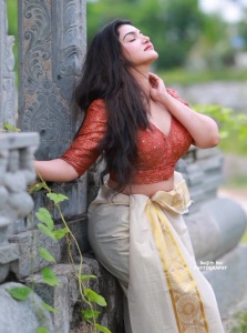 honey-rose-new-kerala-dress-photos-006