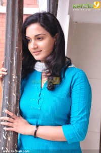 honey-rose-new-photoshoot-00264