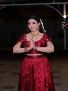 honey-rose-pattu-pavadai-and-blouse-designs-images-002