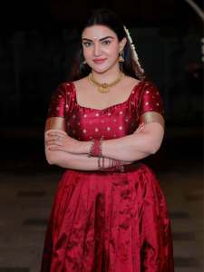 honey-rose-pattu-pavadai-and-blouse-designs-images