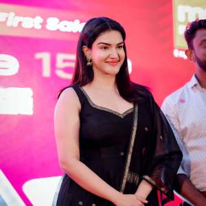 honey-rose-photos-latest-in-stylish-dress-002