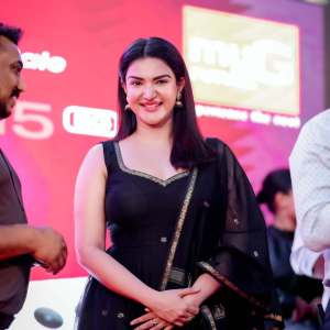 honey-rose-photos-latest-in-stylish-dress-007