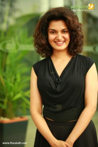 malayalam-actress-honey-rose-latest-photos-0837-00875