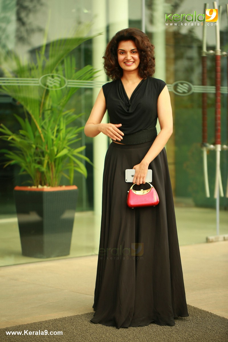 malayalam-actress-honey-rose-latest-photos-0837-01497.JPG