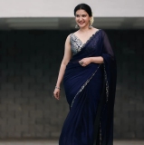 honey-rose-in-black-saree-images-011