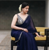 honey-rose-in-black-saree-images-012