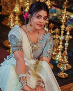 actress-ineya-new-photos-001