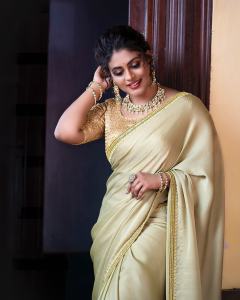 actress-iniya-in-saree-photos-002