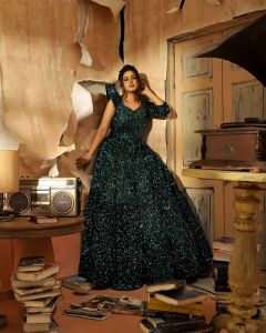 actress-iniya-latest-photoshoot-hd-images-007