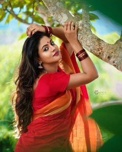 actress iniya latest saree photos-001