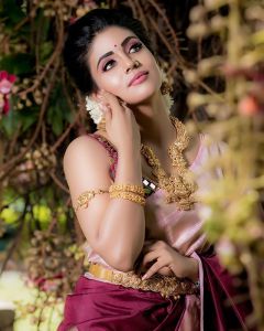 actress iniya new photos 0832-003