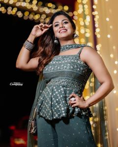 actress-iniya-new-photos-hd-trending-001