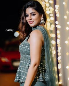 actress-iniya-new-photos-hd-trending-003