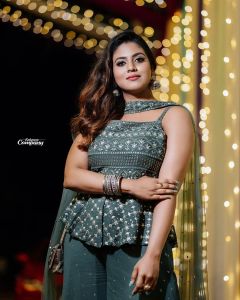 actress-iniya-new-photos-hd-trending-004