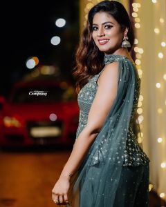 actress-iniya-new-photos-hd-trending-005