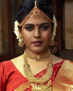 actress-iniya-new-photos-latest-22325-004