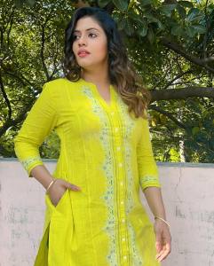 actress-iniya-new-photos-latest-22325-010