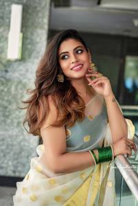 actress-iniya-new-photos-latest-22325-013