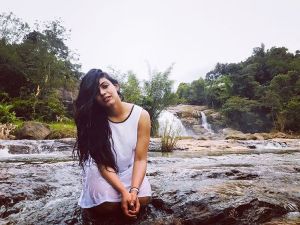 actress iniya photoshoot-002