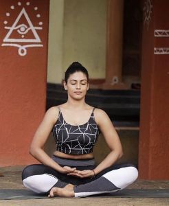 actress iniya yoga photos-002