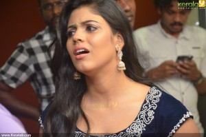 iniya-latest-images-0033