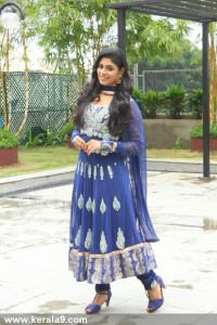 iniya-latest-images-00522