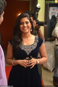 iniya-latest-images27