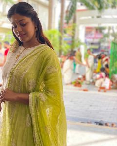 iniya latest images6098-001