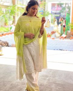 iniya latest images6098