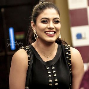 iniya-latest-instagram-009