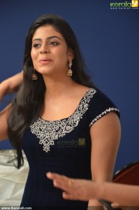 iniya-latest-photos-00719