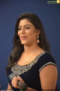 iniya-latest-photos-0112