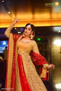 iniya-latest-photos-111-04877