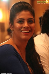 iniya-latest-photos-124-00317