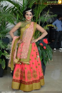 iniya-latest-photos-800-00338